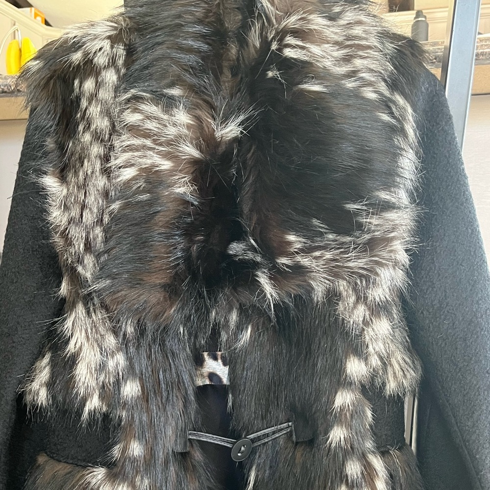 Black and Grey fur coat for sale by Laundry brand by Shelli Secal size large - Picture 2 of 3